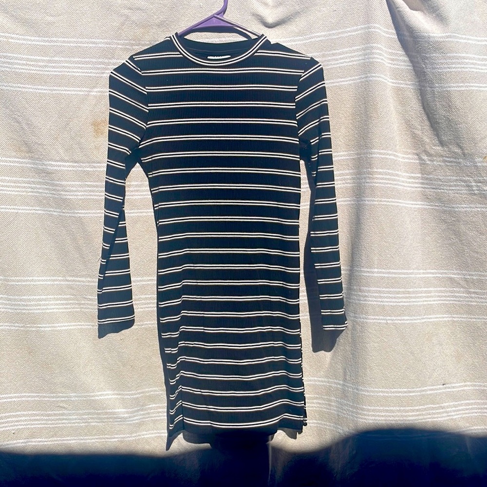 Short dress with long sleeves